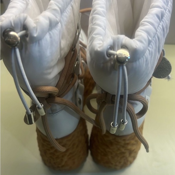 NWT Agl Lava Platform snow Apres ski boots - Picture 4 of 10